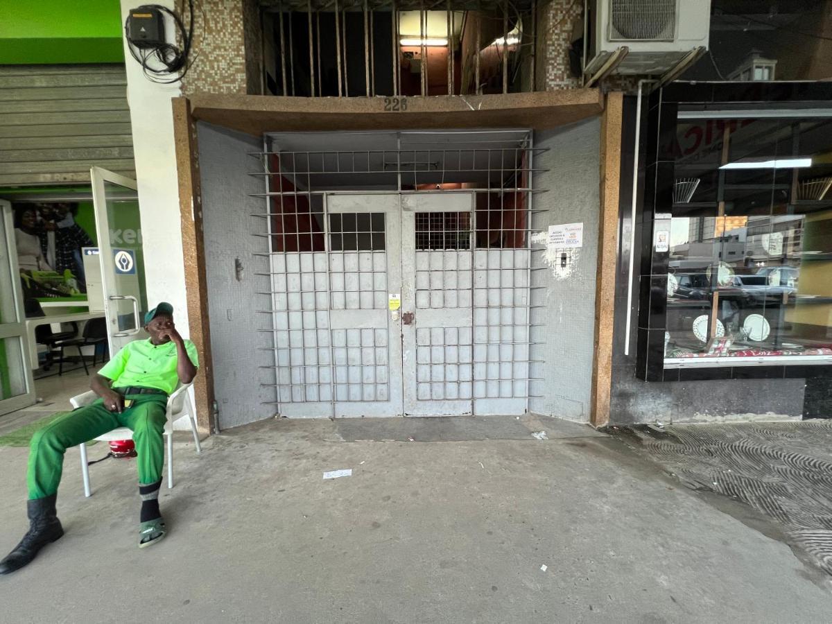 Africa Em Zona Comercial De Luanda Apartment Екстериор снимка